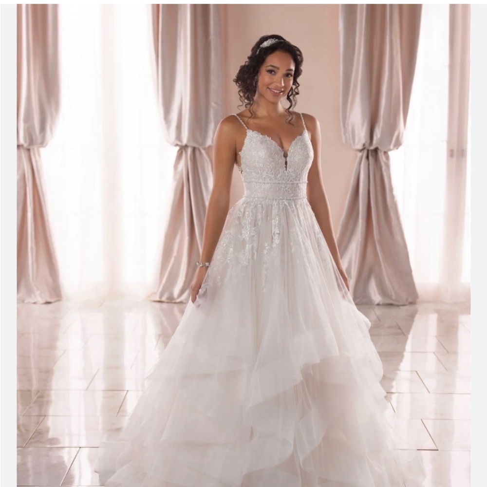 Stella York 6918 Princess Ballgown Wedding Dress - Picture 4 of 16